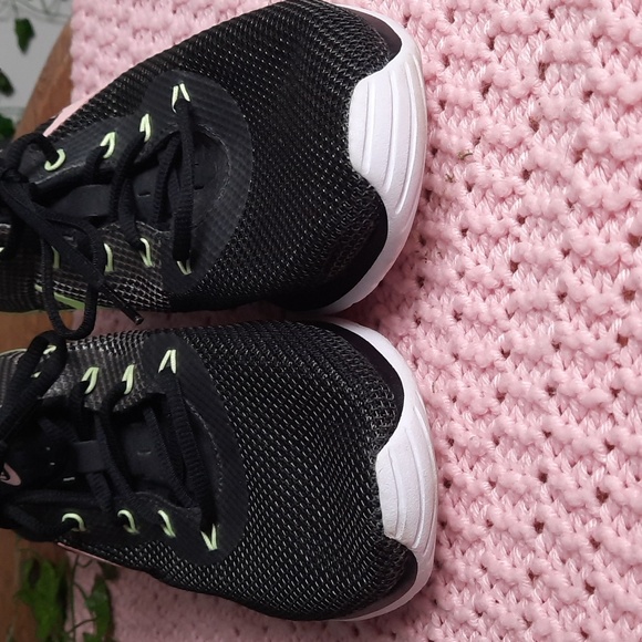 Nike Women's Tanjun Racer Runner Shoes - Picture 2 of 9